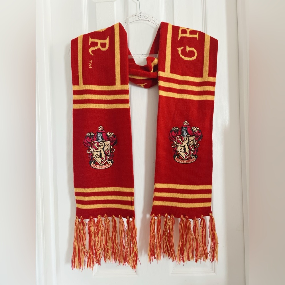 Harry Potter scarf Gryffindor lion crest red orange acrylic 76” long - Picture 2 of 13
